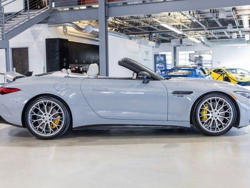 Used 2022 Mercedes-Benz SL 55 AMG 4MATIC image 7