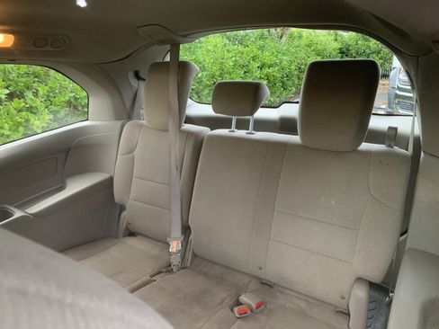 Used 2011 Honda Odyssey EX image 11