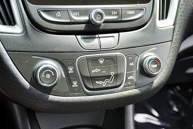 Used 2025 Chevrolet Malibu RS FWD image 37