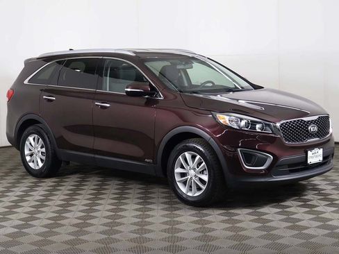 Used 2016 Kia Sorento AWD image 2