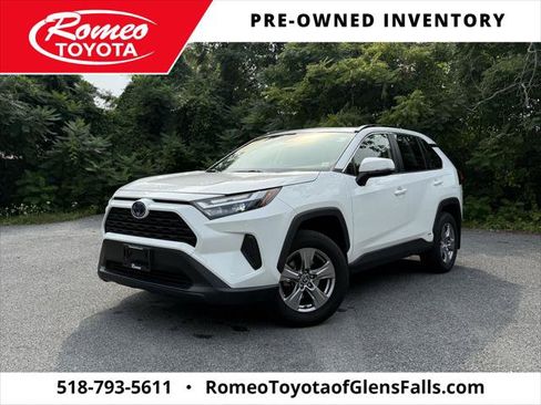 Certified 2022 Toyota RAV4 XLE w/ Convenience Package AWD/4WD image 1