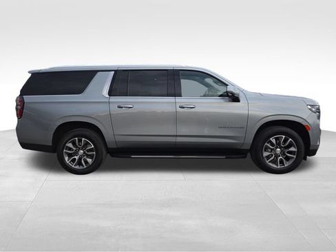 Used 2024 Chevrolet Suburban LT w/ LT Signature Package AWD/4WD image 13