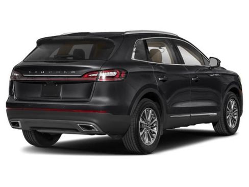 Used 2023 Lincoln Nautilus FWD w/ Premium Package image 4