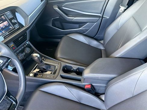 Used 2020 Volkswagen Jetta SE FWD image 26