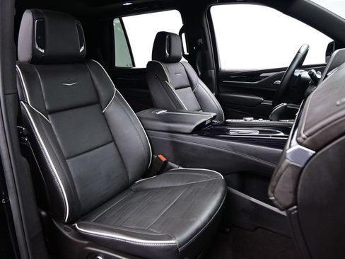 Used 2024 Cadillac Escalade Sport w/ Touring Package AWD/4WD image 13