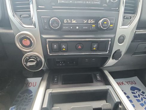 Used 2021 Nissan Titan SV w/ SV Convenience Package AWD/4WD image 23