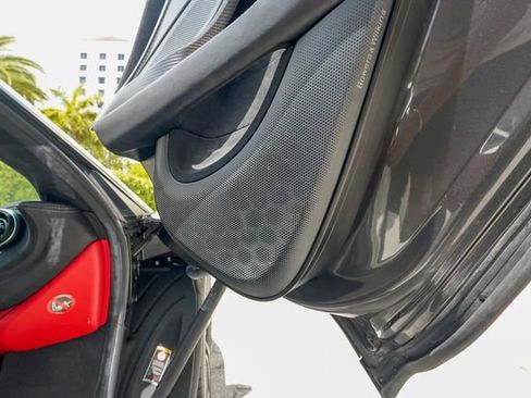 Used 2017 McLaren 570S Coupe RWD image 89