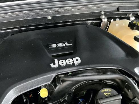 Used 2020 Jeep Wrangler Unlimited Sahara w/ Dual Top Group image 28