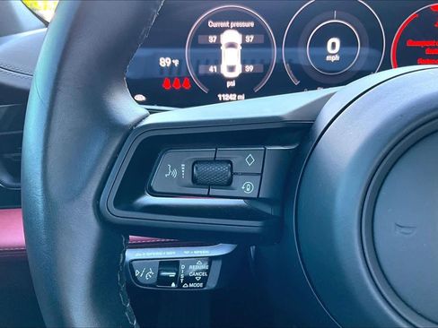 Used 2022 Porsche Taycan image 23