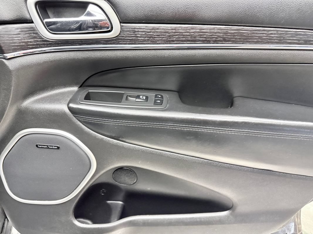 Used 2018 Jeep Grand Cherokee Summit AWD/4WD image 15