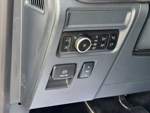 Used 2025 Ford F150 Platinum w/ Equipment Group 702A High AWD/4WD image 40