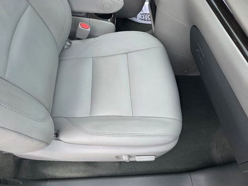 Used 2017 Toyota Sienna XLE w/ XLE Navigation Package image 21