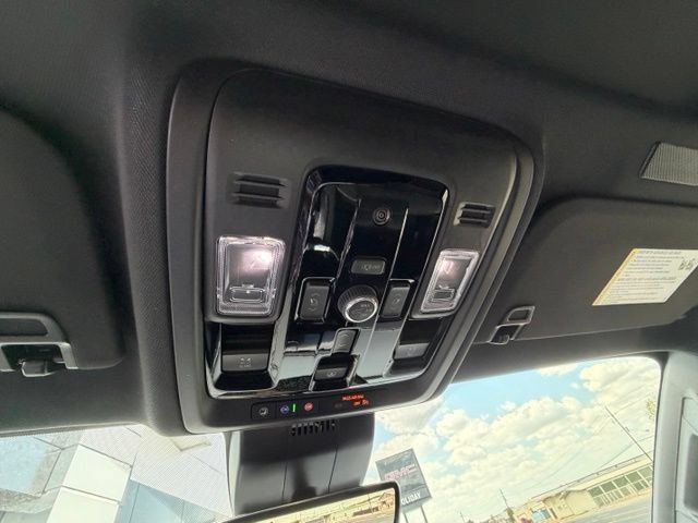 New 2026 GMC Yukon Elevation w/ Elevation Premium Package AWD/4WD image 13