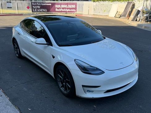 Used 2021 Tesla Model 3 Standard Range Plus RWD image 5