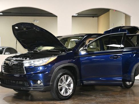 Used 2015 Toyota Highlander Plus image 90