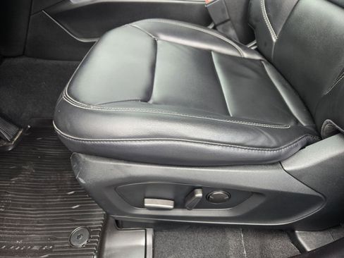 Used 2022 Ford Explorer XLT w/ Equipment Group 202A RWD image 22