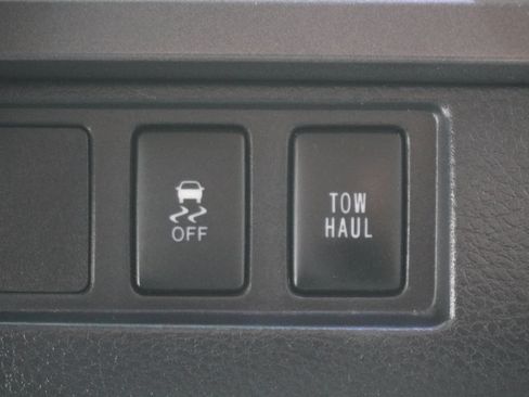 Used 2014 Toyota Tundra SR5 w/ SR5 Upgrade Package AWD/4WD image 26