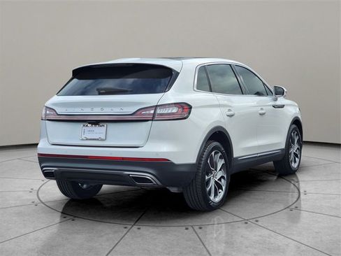 Certified 2022 Lincoln Nautilus Reserve image 12