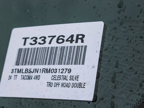 Used 2024 Toyota Tacoma TRD Off-Road image 28