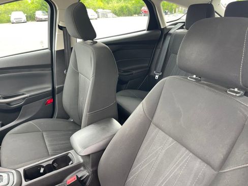 Used 2018 Ford Focus SEL FWD image 6