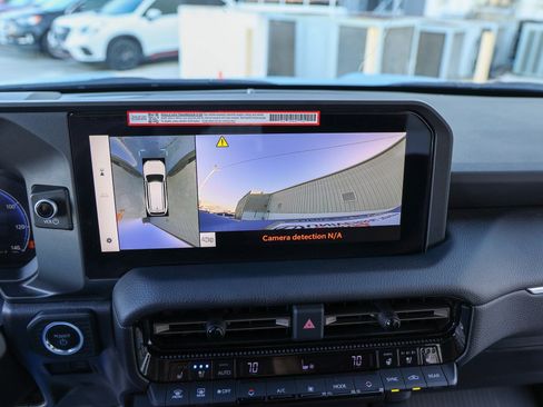 Used 2025 Toyota Land Cruiser image 23