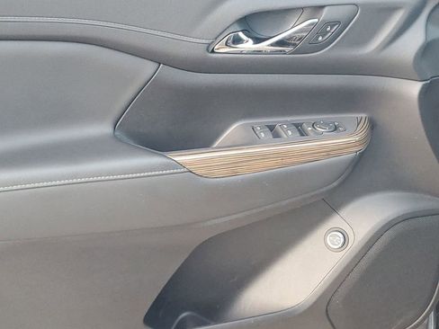 Used 2022 GMC Acadia SLE w/ Driver Convenience Package image 41