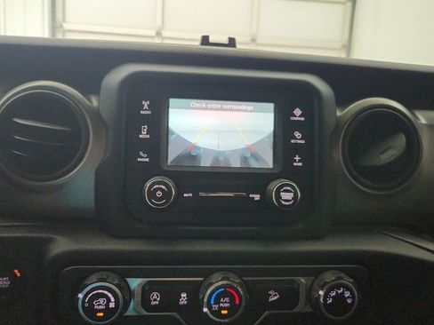 Used 2018 Jeep Wrangler Unlimited Sport AWD/4WD image 28