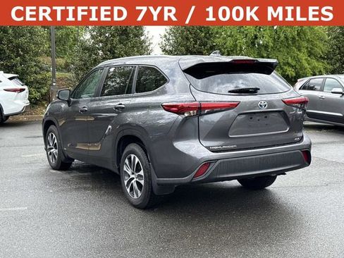 Used 2023 Toyota Highlander XLE AWD/4WD image 4