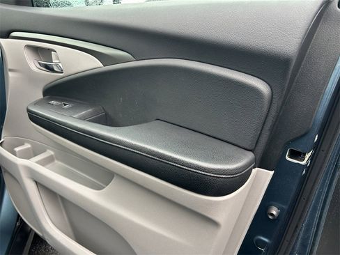Used 2018 Honda Pilot EX-L image 18