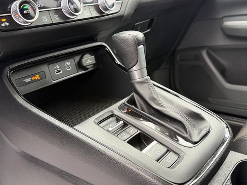 Used 2024 Honda CR-V EX image 16