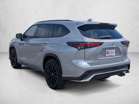 Certified 2025 Toyota Highlander XSE AWD/4WD image 8