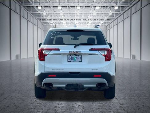 Used 2022 GMC Acadia SLT w/ Technology Package AWD/4WD image 11