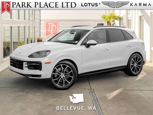 Used 2024 Porsche Cayenne image 1