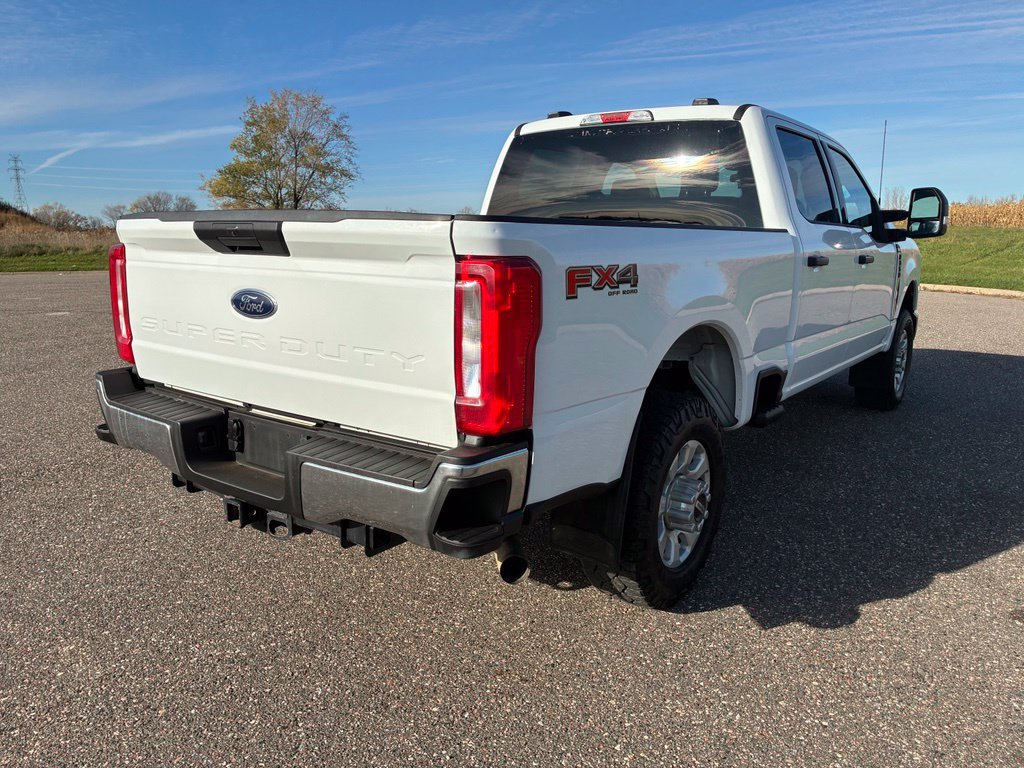 Used 2024 Ford F350 XLT w/ FX4 Off-Road Package AWD/4WD image 8