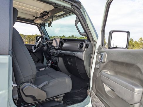 Used 2023 Jeep Wrangler Willys image 33