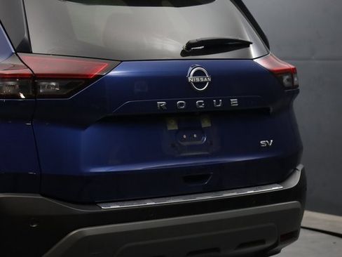 Used 2023 Nissan Rogue SV image 6