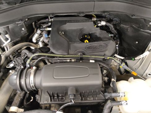 Used 2020 Ford Explorer XLT w/ Equipment Group 202A image 30