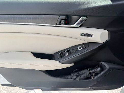 Used 2021 Honda Accord Touring image 26
