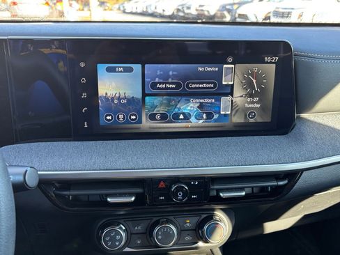 Used 2025 Nissan Kicks SV image 17