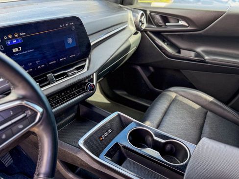 Used 2025 Chevrolet Equinox LT w/ Convenience Package II image 15