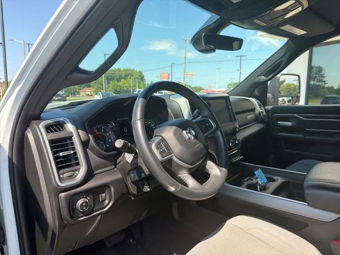 Used 2024 RAM 2500 Big Horn w/ Off Road Package AWD/4WD image 3