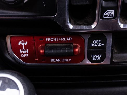 Used 2022 Jeep Wrangler Unlimited Rubicon w/ Cold Weather Group AWD/4WD image 7
