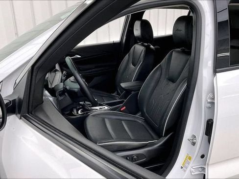 Certified 2025 Buick Encore GX Avenir w/ Avenir Convenience Package AWD/4WD image 8