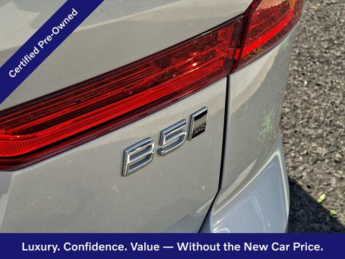 Certified 2023 Volvo XC60 B5 Plus w/ Climate Package AWD/4WD image 32