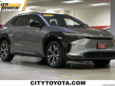Certified 2025 Toyota bZ4X FWD image 1