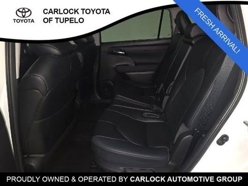 Used 2023 Toyota Highlander XLE FWD image 9