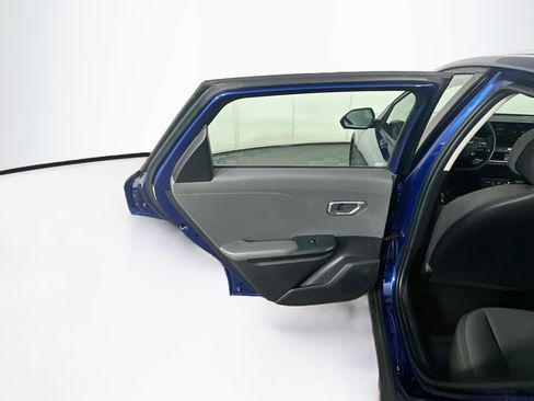 Used 2025 Kia K4 FWD image 25