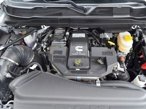 New 2024 RAM 3500 Tradesman w/ Chrome Appearance Group image 32