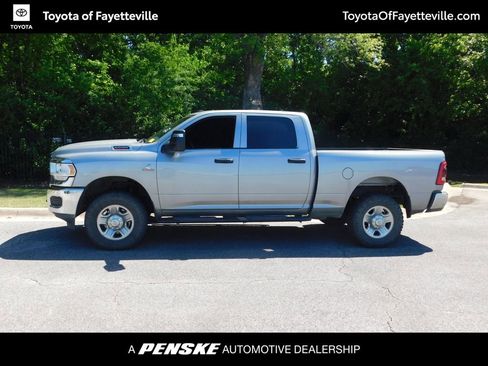 Used 2024 RAM 2500 Tradesman w/ Chrome Appearance Group AWD/4WD image 2
