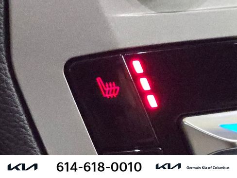 Used 2023 Ford Explorer XLT image 30